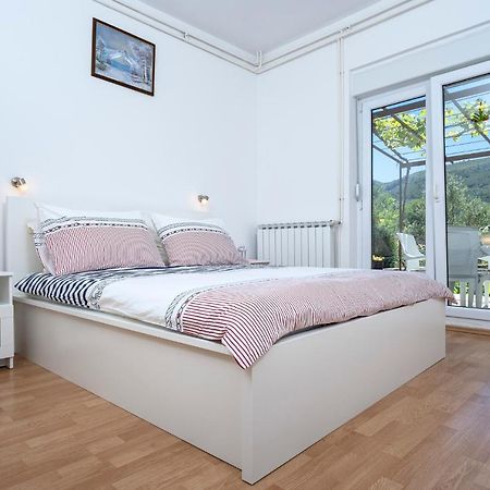 Apartments Draganic Jelsa  Exterior foto