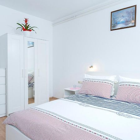 Apartments Draganic Jelsa  Exterior foto