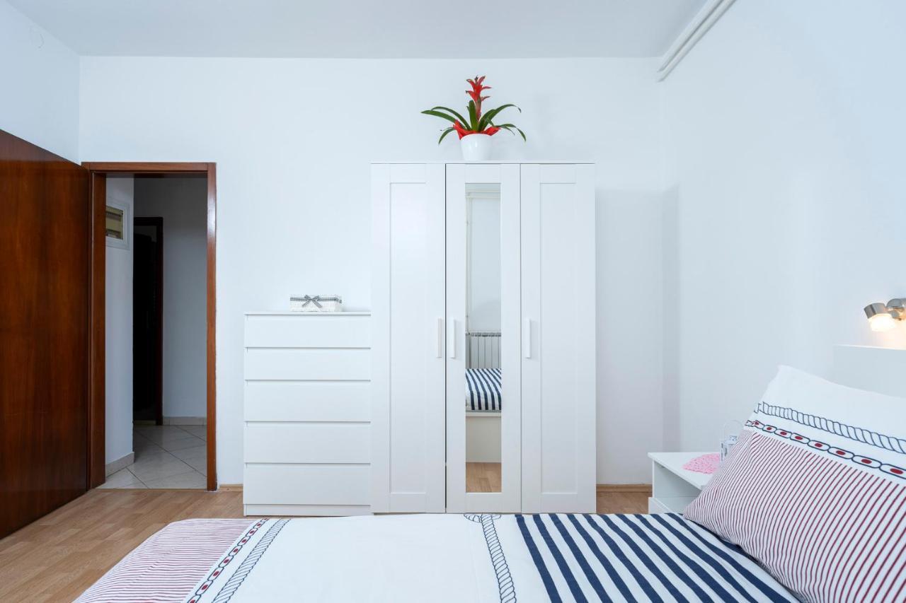 Apartments Draganic Jelsa  Exterior foto