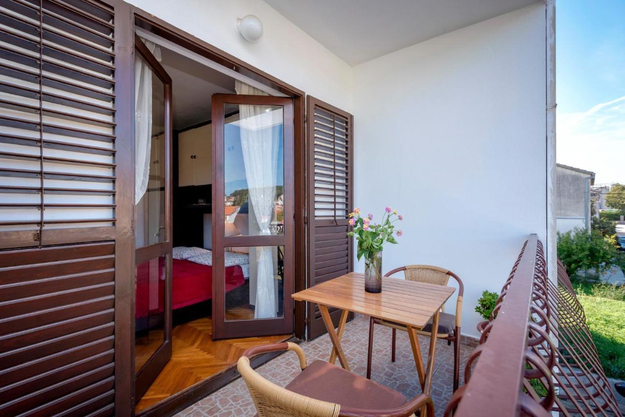 Apartments Draganic Jelsa  Exterior foto